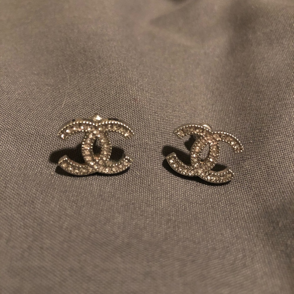 Chanel CC Earrings- Silver (medium Size)